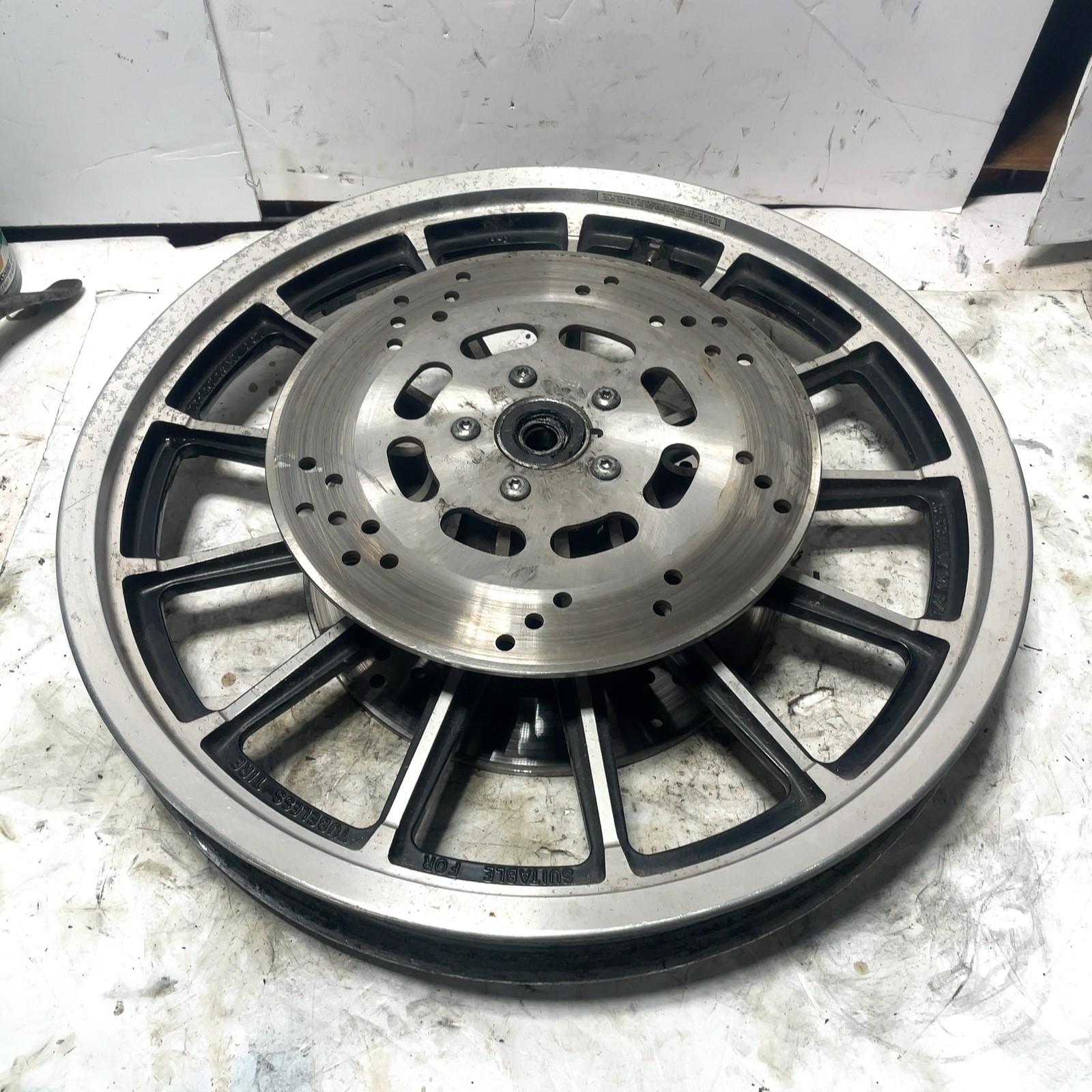 96-99 Harley Dyna Sportster 19×2.15 13 Spoke Front Wheel Black DUAL DISC