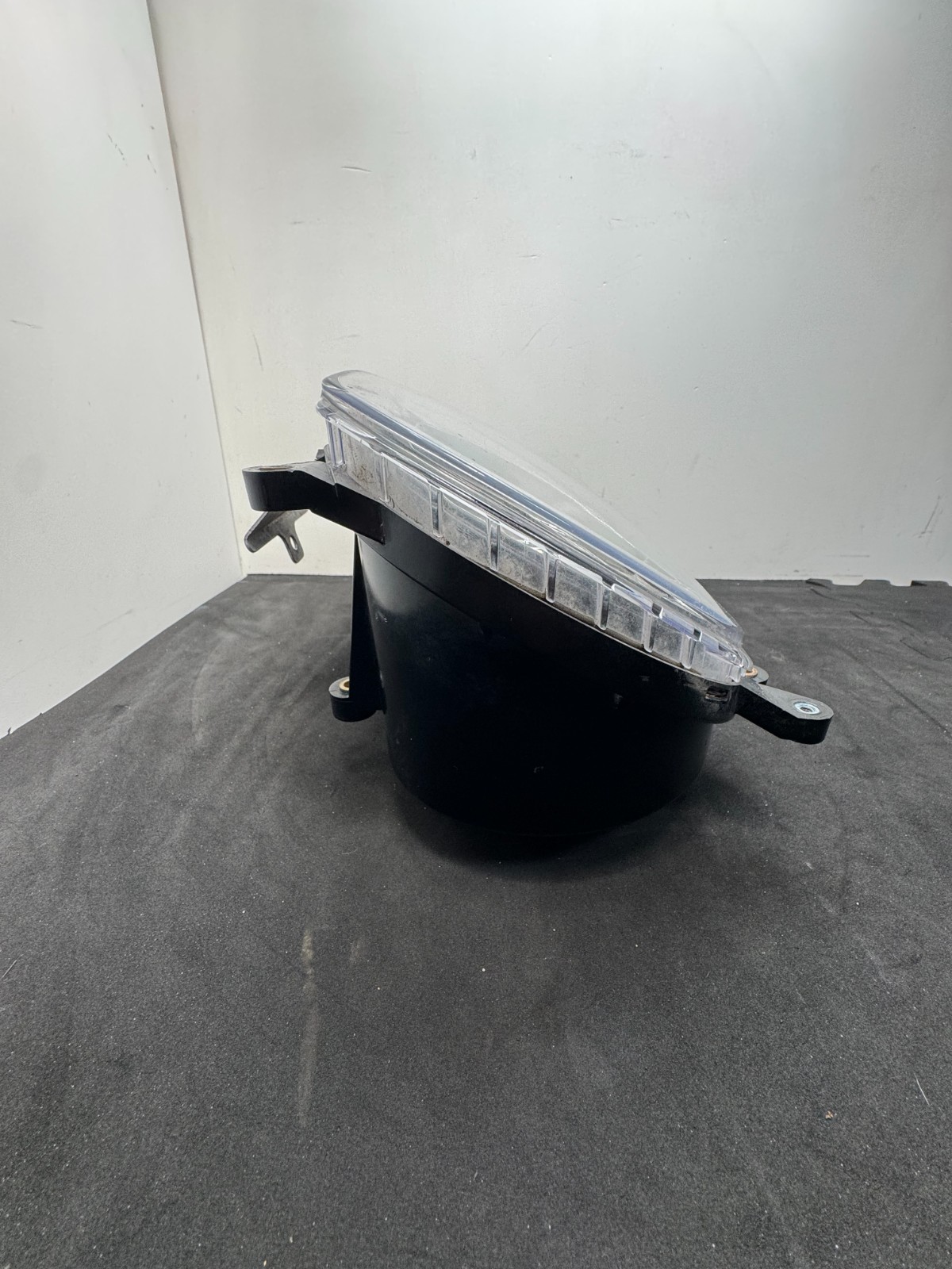 2015-2023 Harley Road Glide LED Headlight OEM 67700199 1 Broken Mounting Tab U2