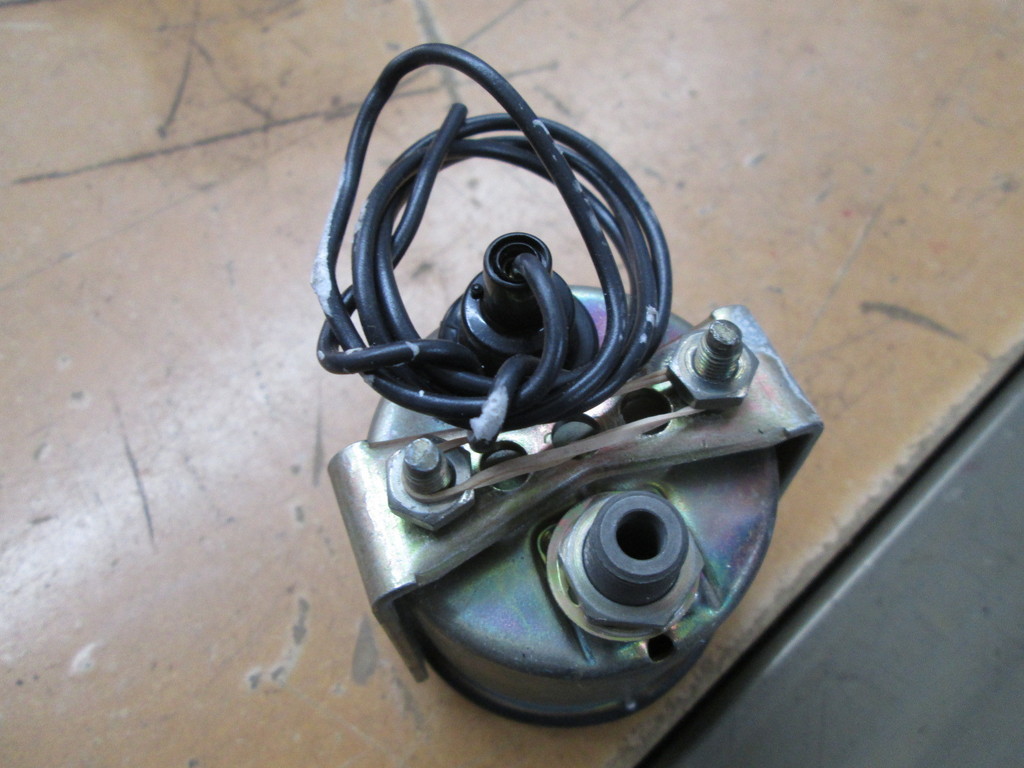 NOS Harley Davidson OEM Stewart Warner Oil Pressure Gauge 80 – 84 FLT 75028-80A