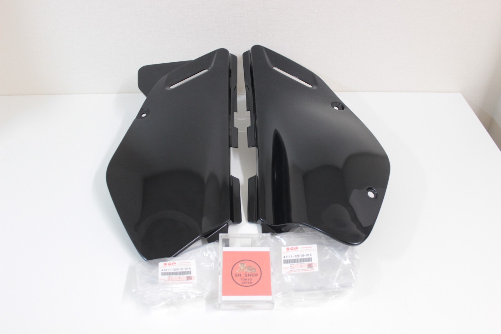 SUZUKI 1996 – 2020 DR650SE BLACK SIDE FRAME COVERS OEM LEFT & RIGHT in stock