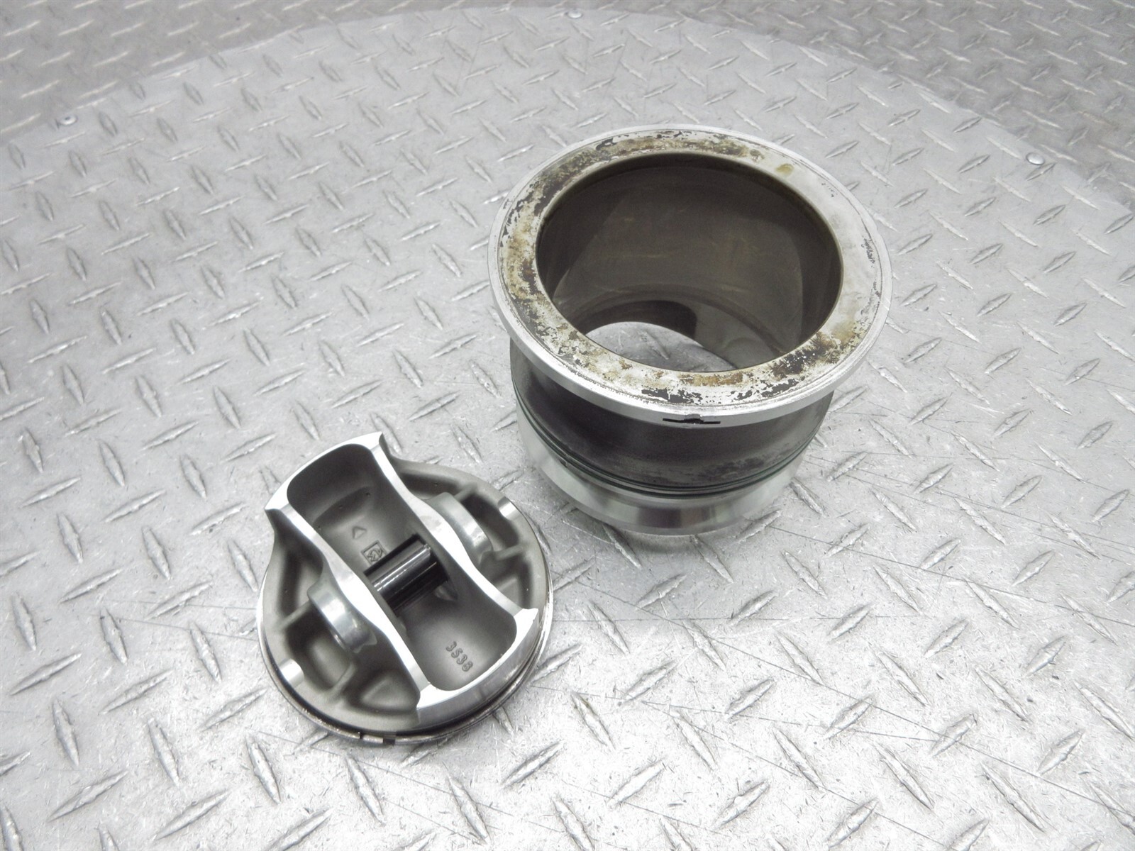 2017 16-19 Ducati Panigale 959 Front Horizontal Cylinder Barrel Jug Piston