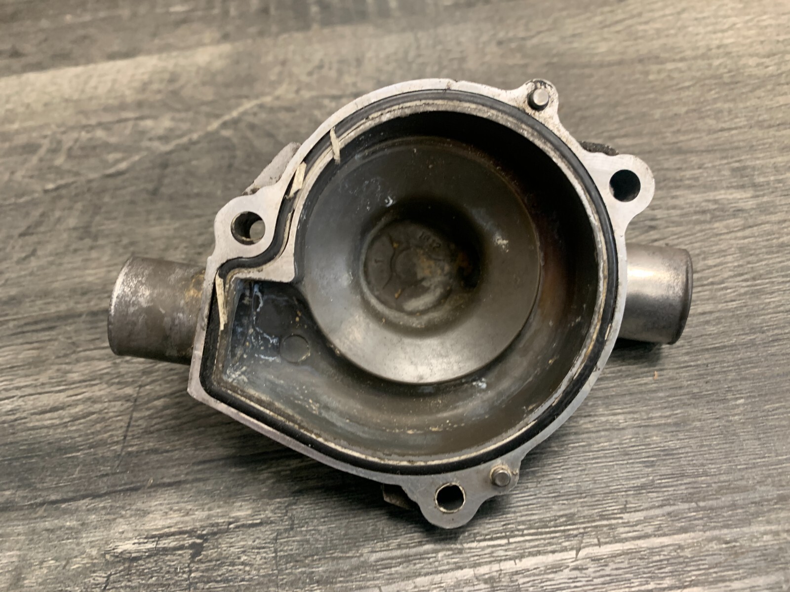 2005-2006 ZX6R ZX636 Kawasaki Ninja Water Pump Cover 16142-0018 OEM