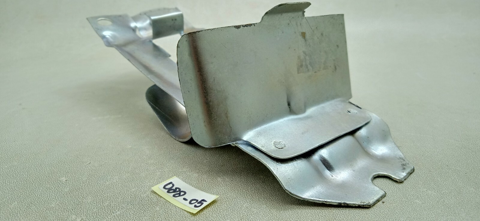 Suzuki A100 AS100 AC100 Battery Bracket Holder New