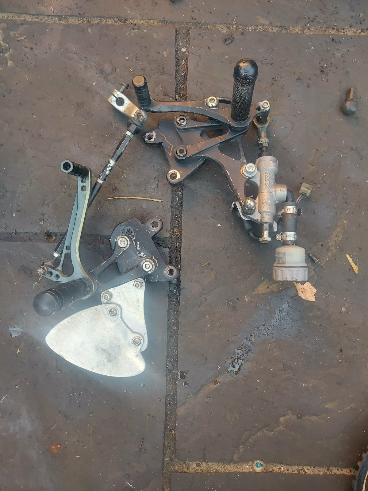 TRIUMPH T595 955 955 i DAYTONA FRONT HANGERS LEFT AND RIGHT