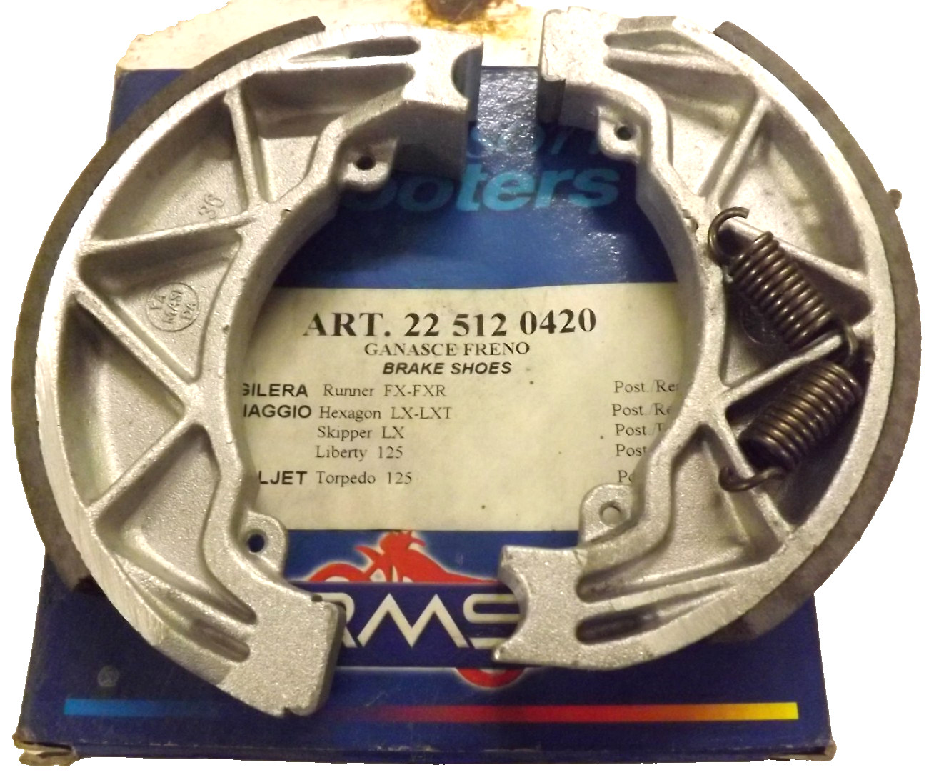 PIAGGIO REAR BRAKE SHOES & SPRINGS FOR SCOOTERS AS SHOWN ON THE BOX