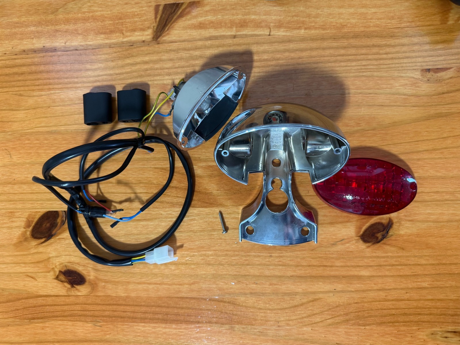 Moto Guzzi V7 OEM Chrome Tail Light Assembly without Turn Signals – Part #883479