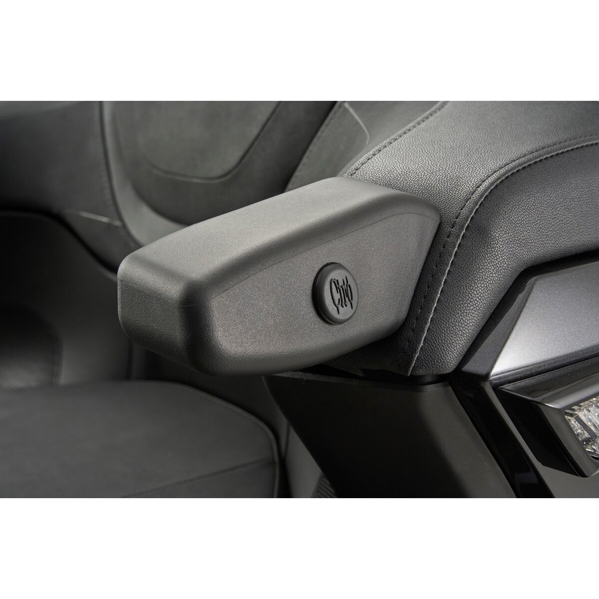 Goldstrike Black Passenger Armrests 25121