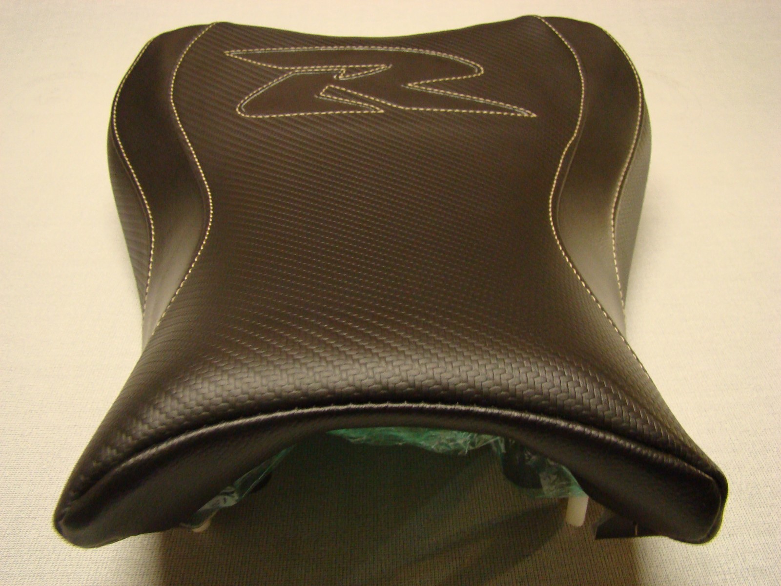 FRONT SEAT COVER BLACK CARBON FIBER TEXTURE WILL FIT SUZUKI 07/08 GSXR1000R