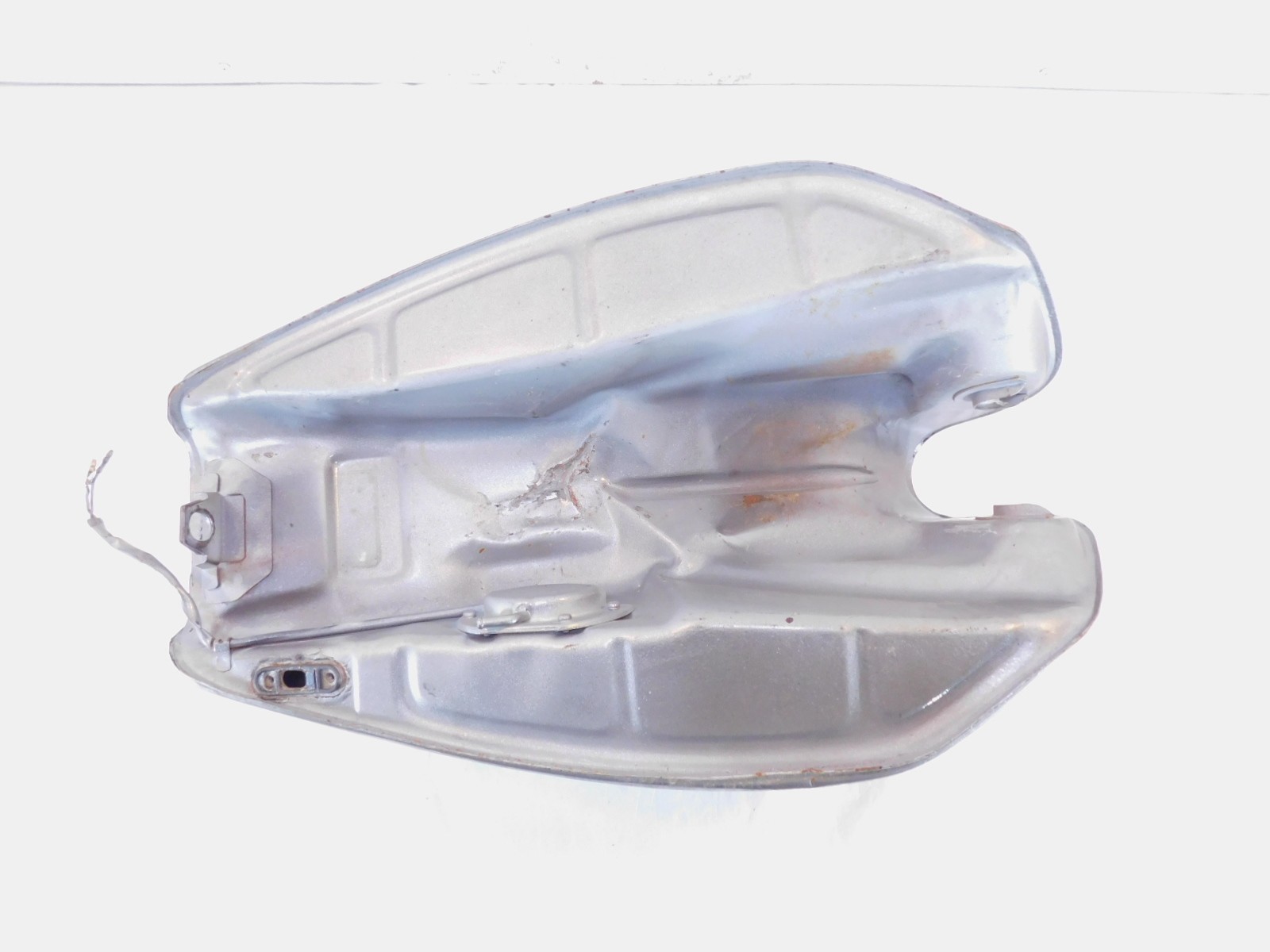 1979-1981 Suzuki GS850G 850G Silver Fuel Gas Petrol Tank Reservoir Cell – Dented