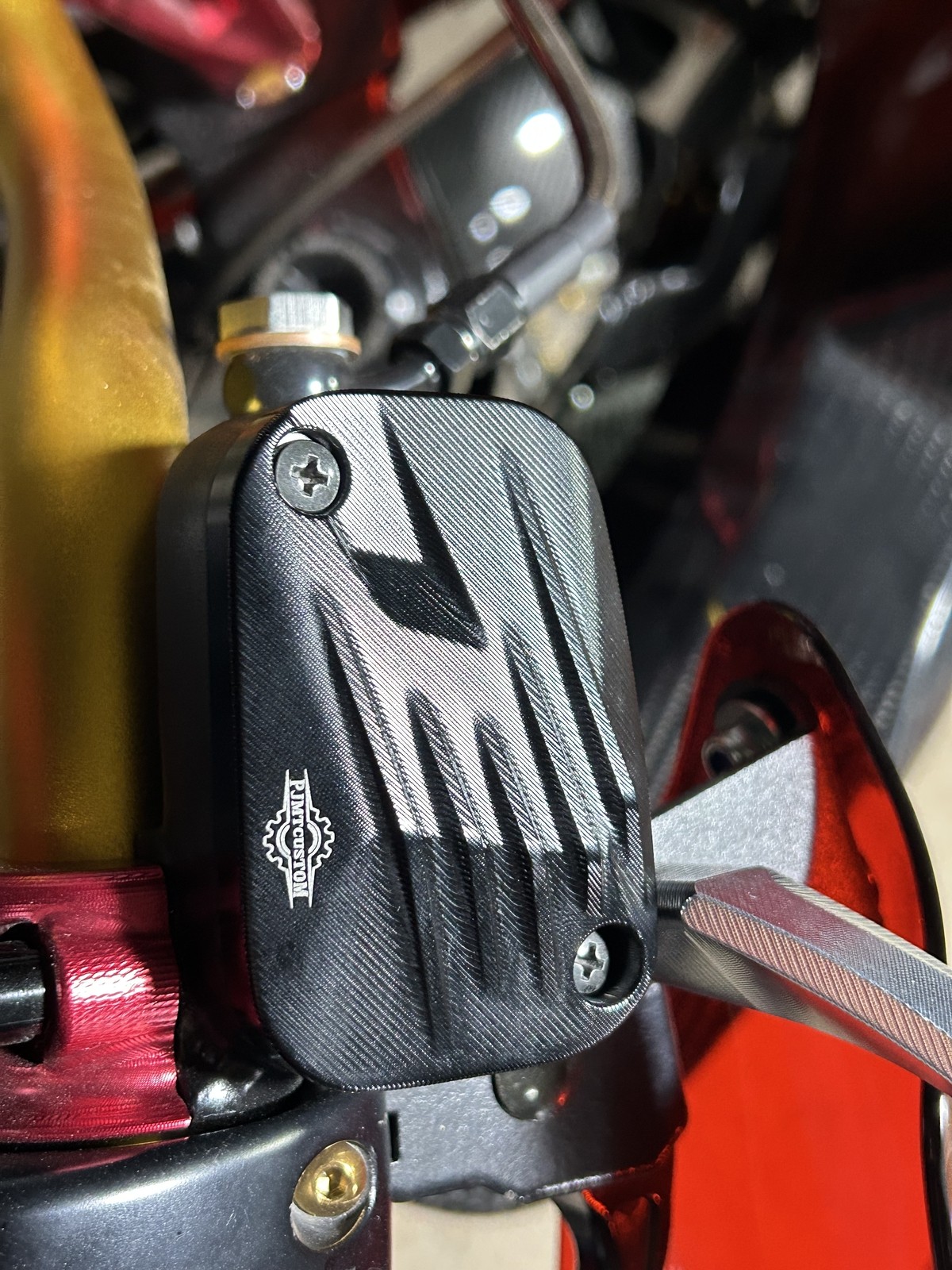 ‎Anodized Black Thunder Style Brake Reservoir Top Cover for Harley18+Softail FX