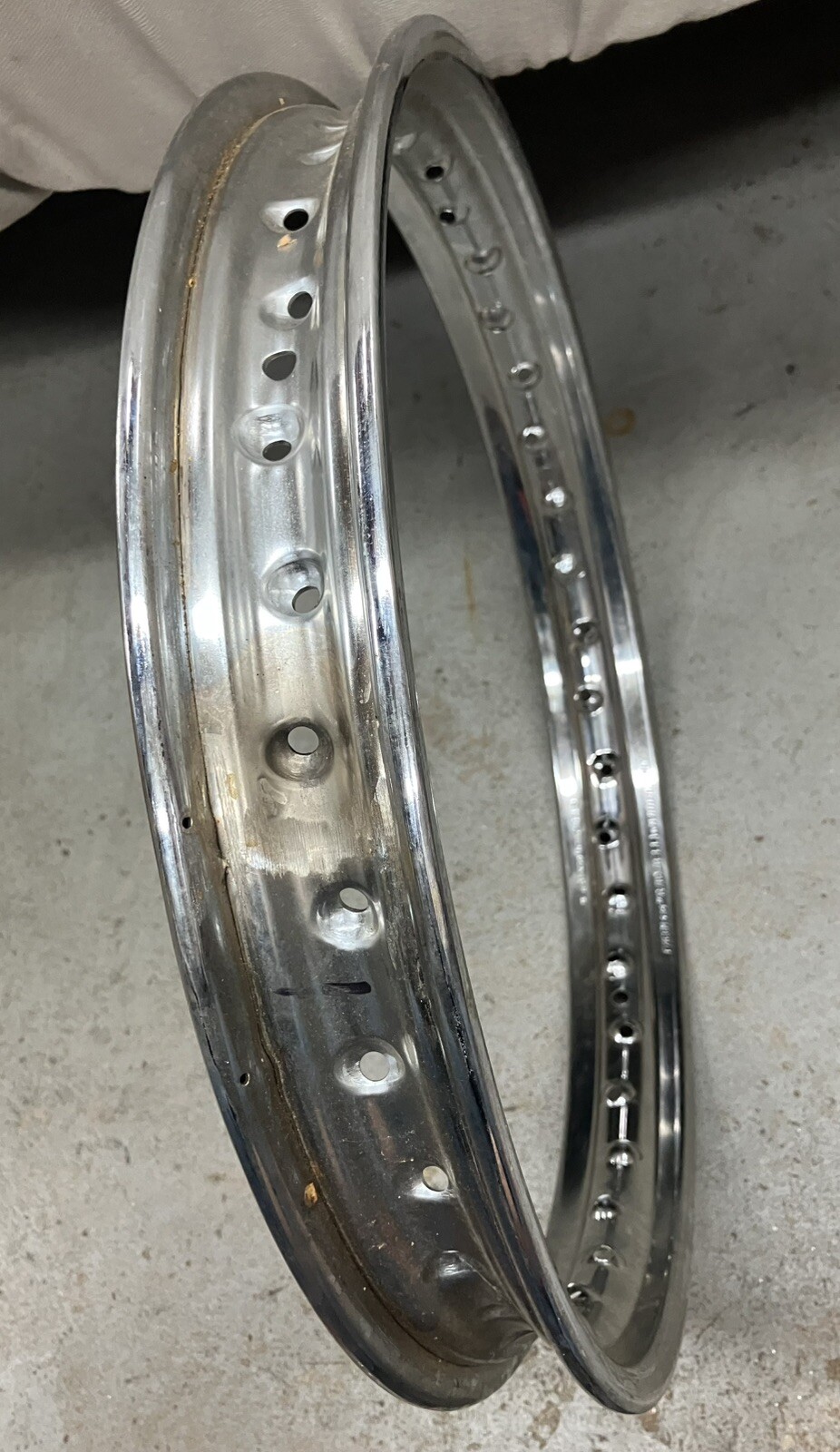 Aermacchi Harley Davidson SX175cc 1974-1978 19″ 1.85 WM2 front rim NOS 43013-78p