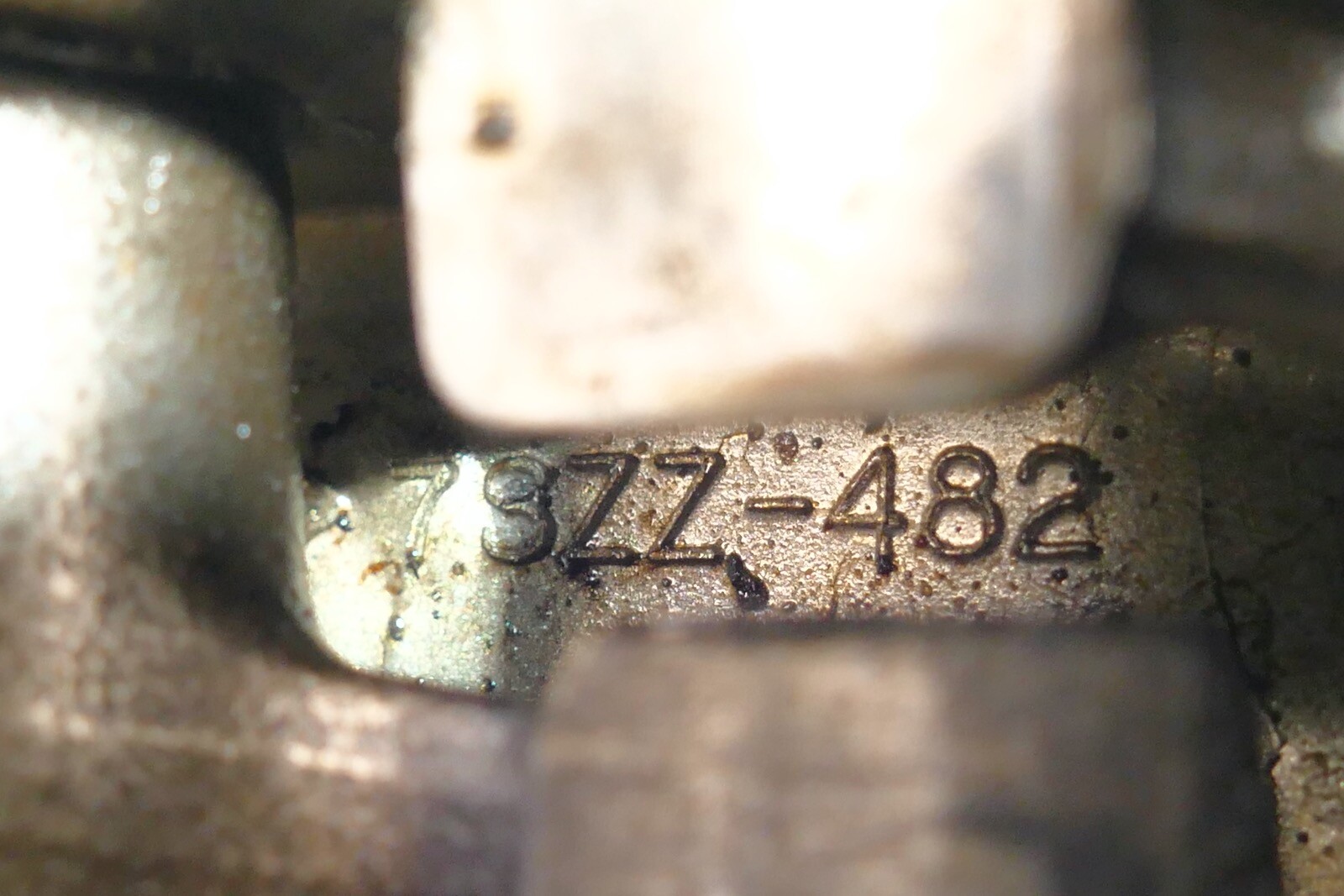 Suzuki GN 125 NF41A 1997 – Cylinder Head Cover + Rocker Arm A260G