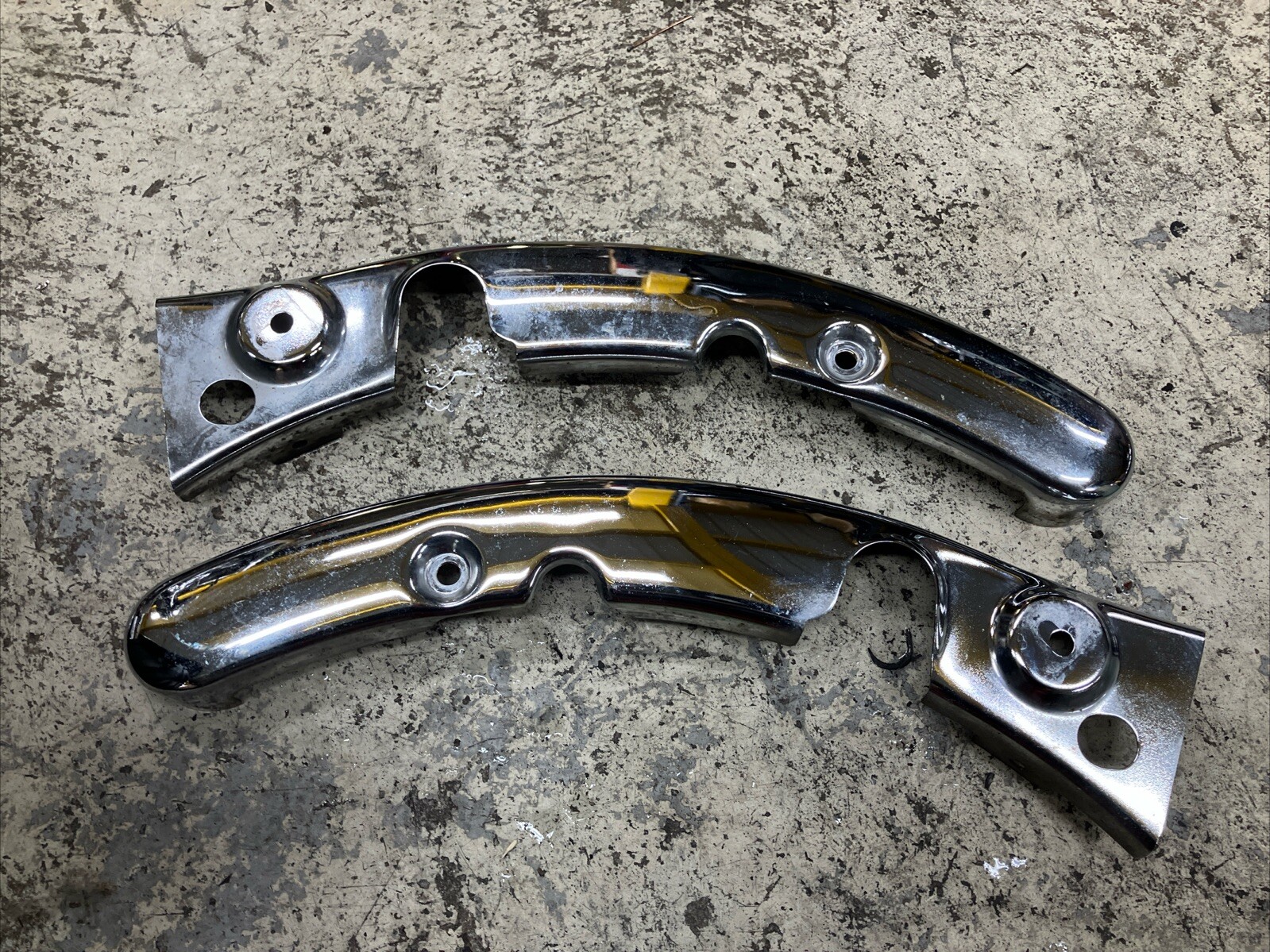 Harley Davidson OEM Chrome Rear Fender Strut Covers 09-13 Touring LH RH