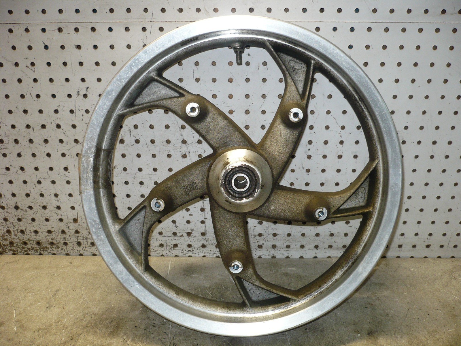 BUELL BLAST 2007 07 P3 P 3 FRONT WHEEL RIM MAG 5 SPOKES 16X2.5 OEM SILVER