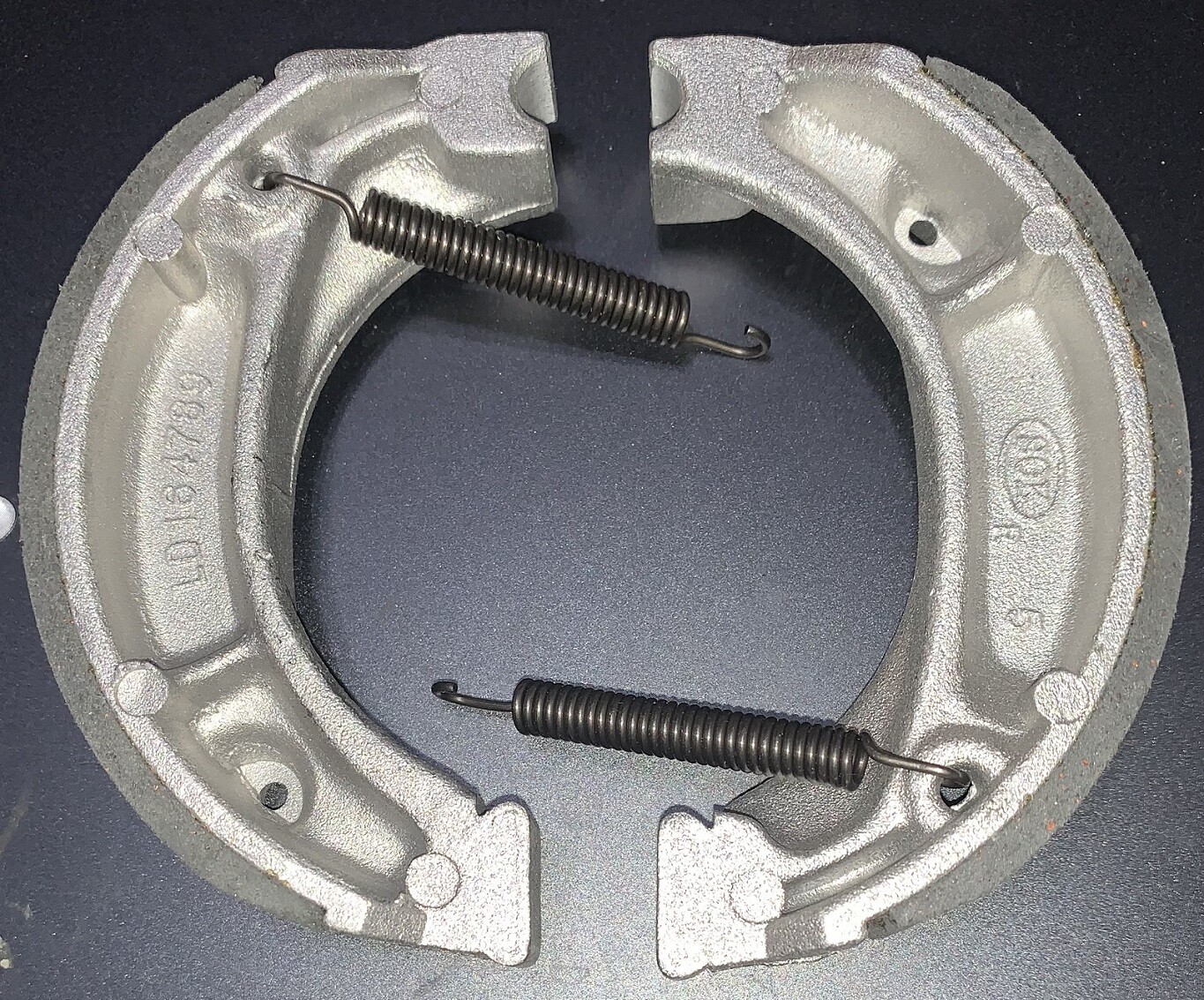 FAMOUS (SOK) BRAND SINTERED SEMI METALLIC BRAKE SHOE 1 SET SOME CT90 XL75 (340Y)