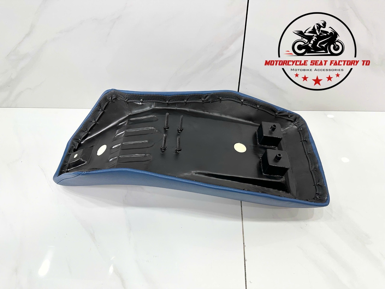 86 – 87 Honda TRX70 TRX 70 New Complete Blue Motorcycle Metal Pan Seat Saddle.
