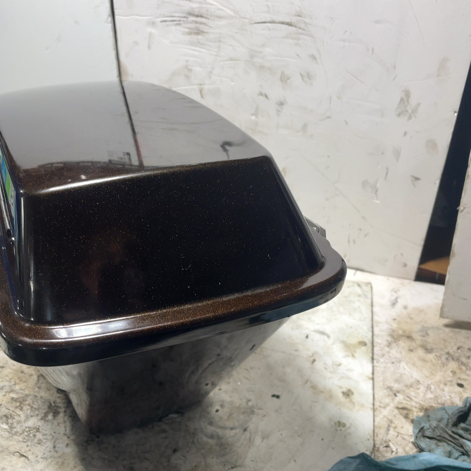 93-13 Harley Touring OEM Right Saddlebag Dark and Light Root Beer Brown 2011