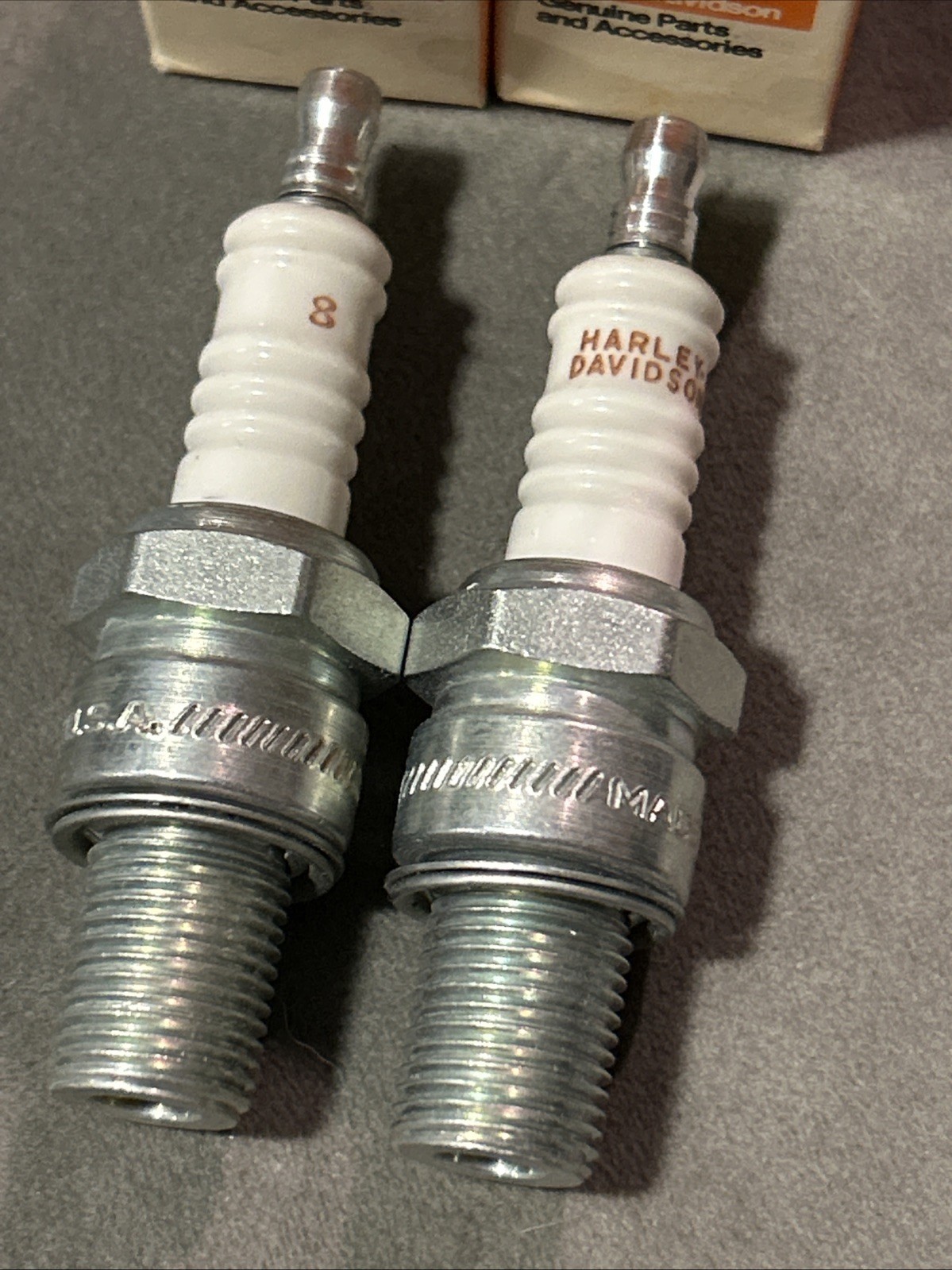 2 Harley Davidson Aermacchi Spark Plugs No. 8 32301-62 NOS OEM 1962-1971 Sprint