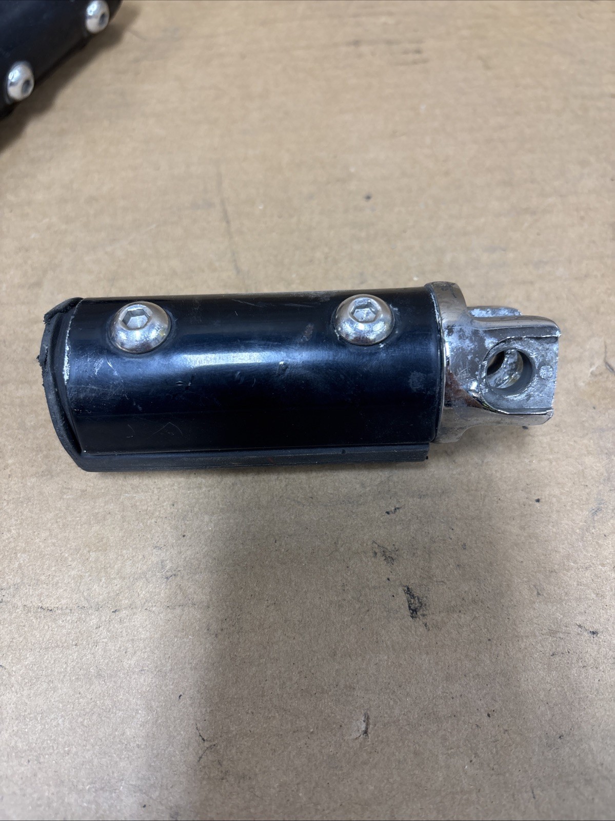 1999 Victory V92C Rear Left Passenger Foot Peg & Mount & Right Peg