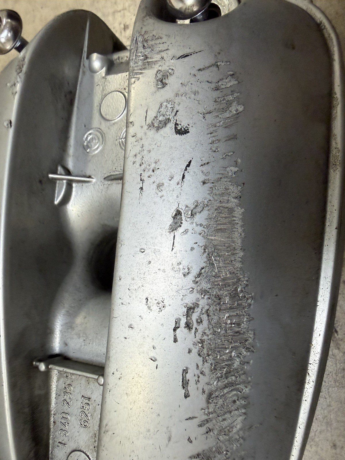 99 BMW R1100 Engine LEFT Top End Cylinder Head Cover 1340235.9 6251