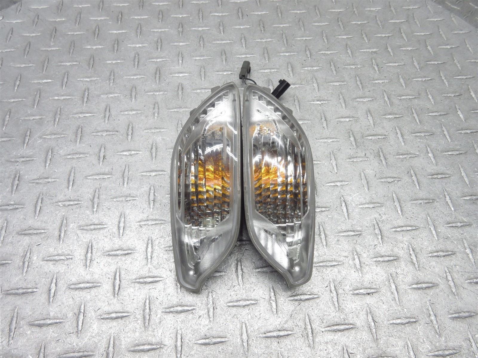 2013 13-18 Suzuki Burgman AN650 K3 Front Left Right Turn Signal Flasher Light