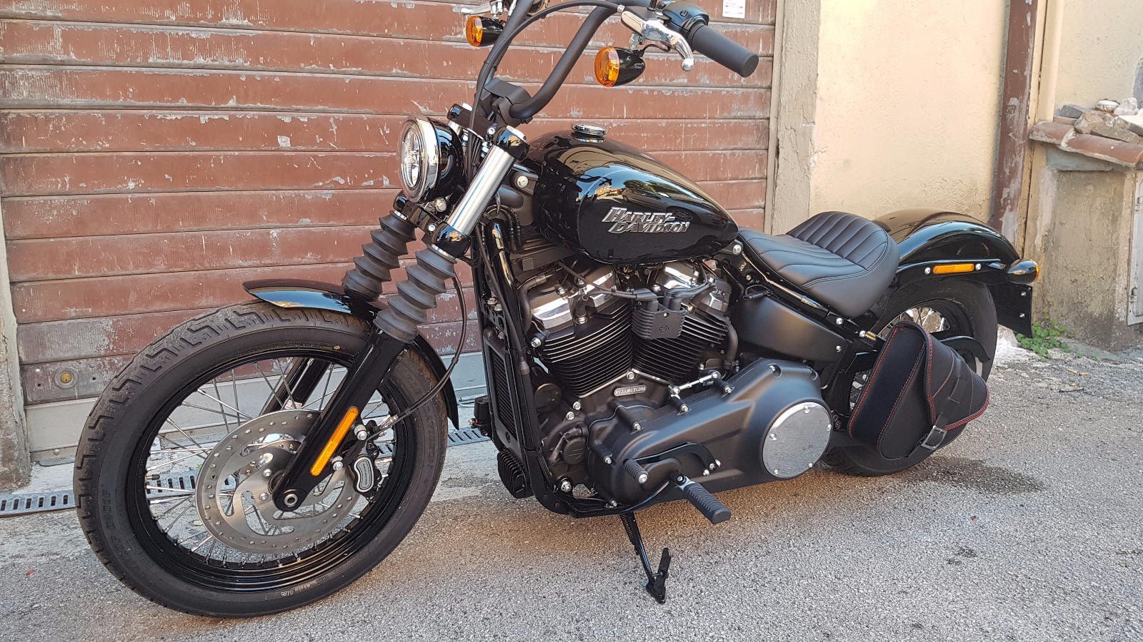 SWINGARM BAG FOR HD SOFTAIL STREET BOB, FATBOB, FATBOY, BREAKOUT, LOW RIDER