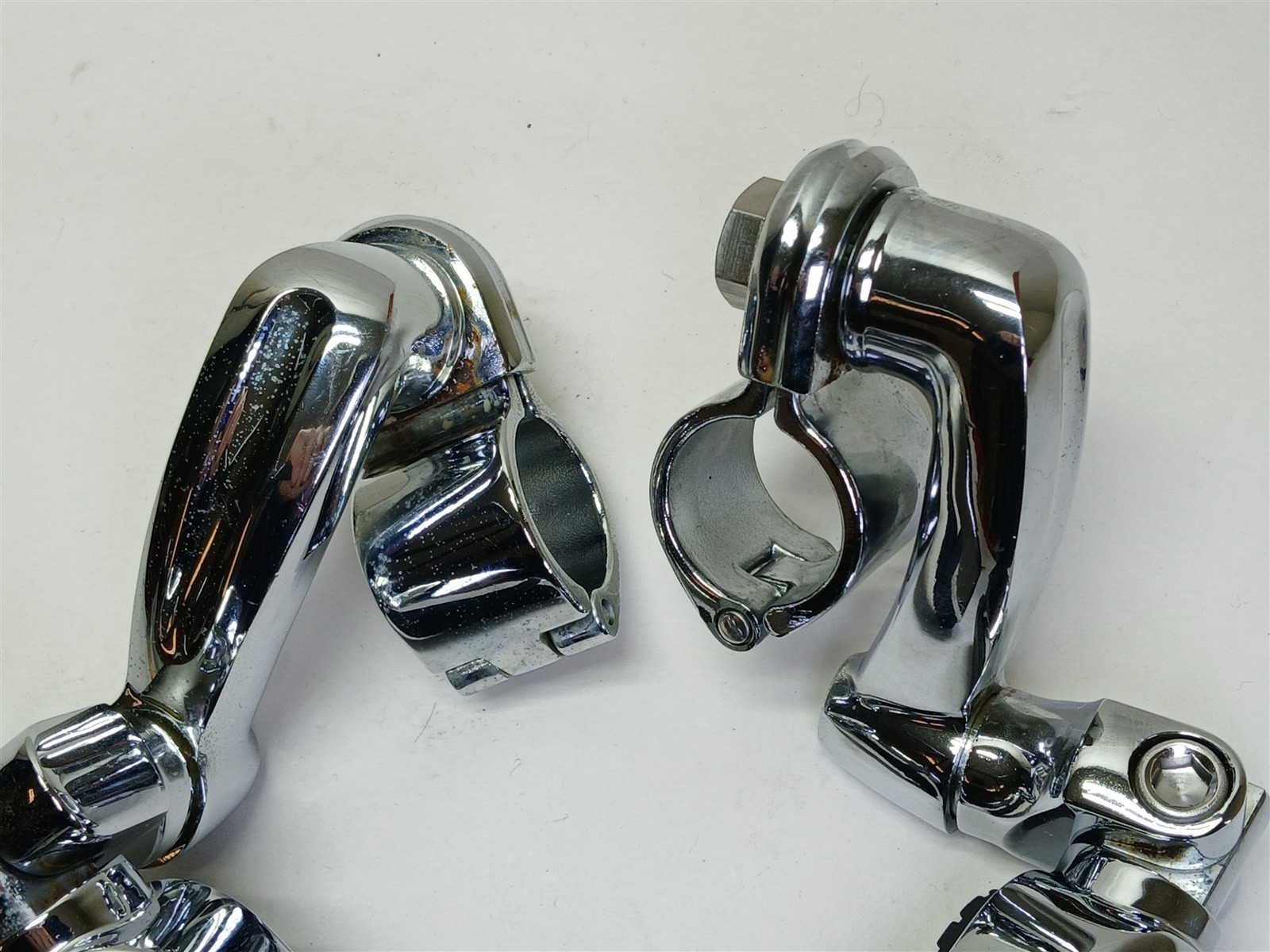Harley-Davidson Crested Bar & Shield Footpegs w/ 360 Degree Highway Mounts