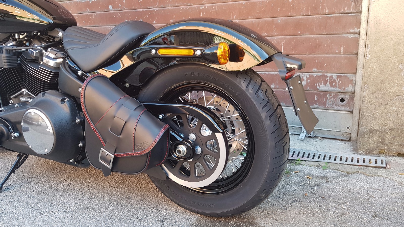 SWINGARM BAG FOR HD SOFTAIL STREET BOB, FATBOB, FATBOY, BREAKOUT, LOW RIDER