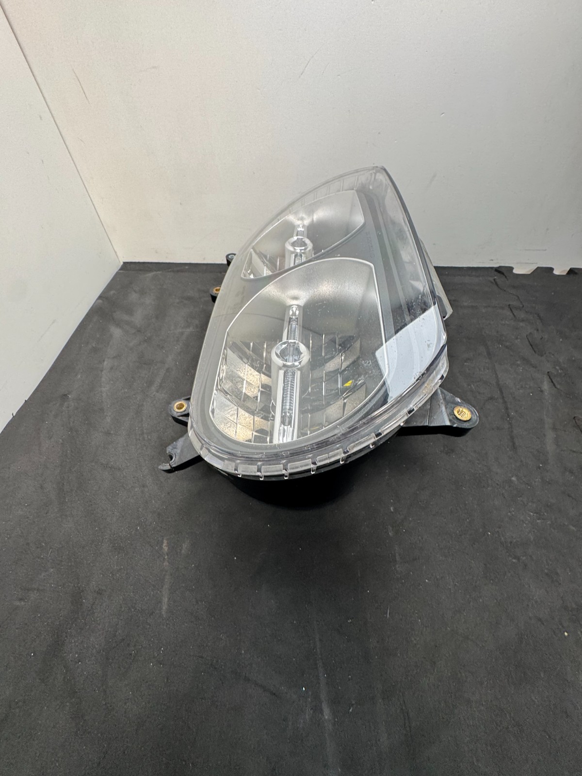 2015-2023 Harley Road Glide LED Headlight OEM 67700199 1 Broken Mounting Tab U2
