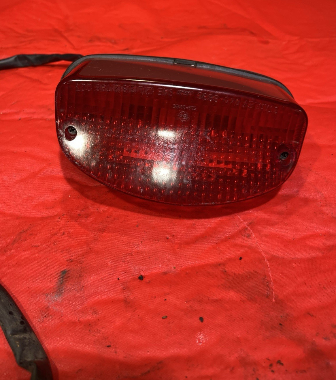 2002 HONDA SHADOW DELUXE VT600CD REAR TAIL BRAKE LIGHT TAILLIGHT 33704-MZ8-L51