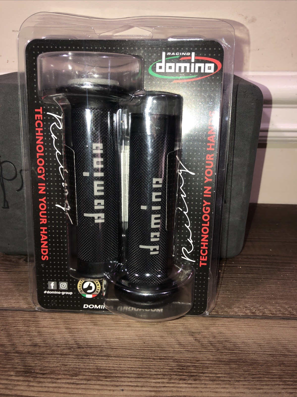 Domino Racing MotorGP Grips Black A 01041C5240B 7–0￼