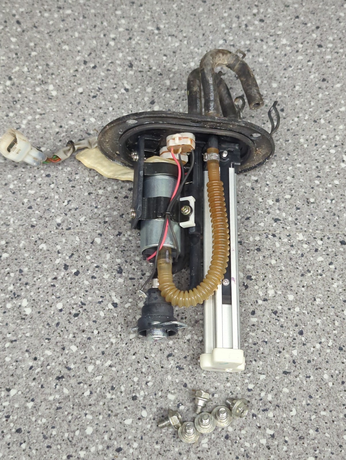2015- 2016 RC 390 CUP / White DUKE OEM FUEL PUMP GAS PETROL UNIT
