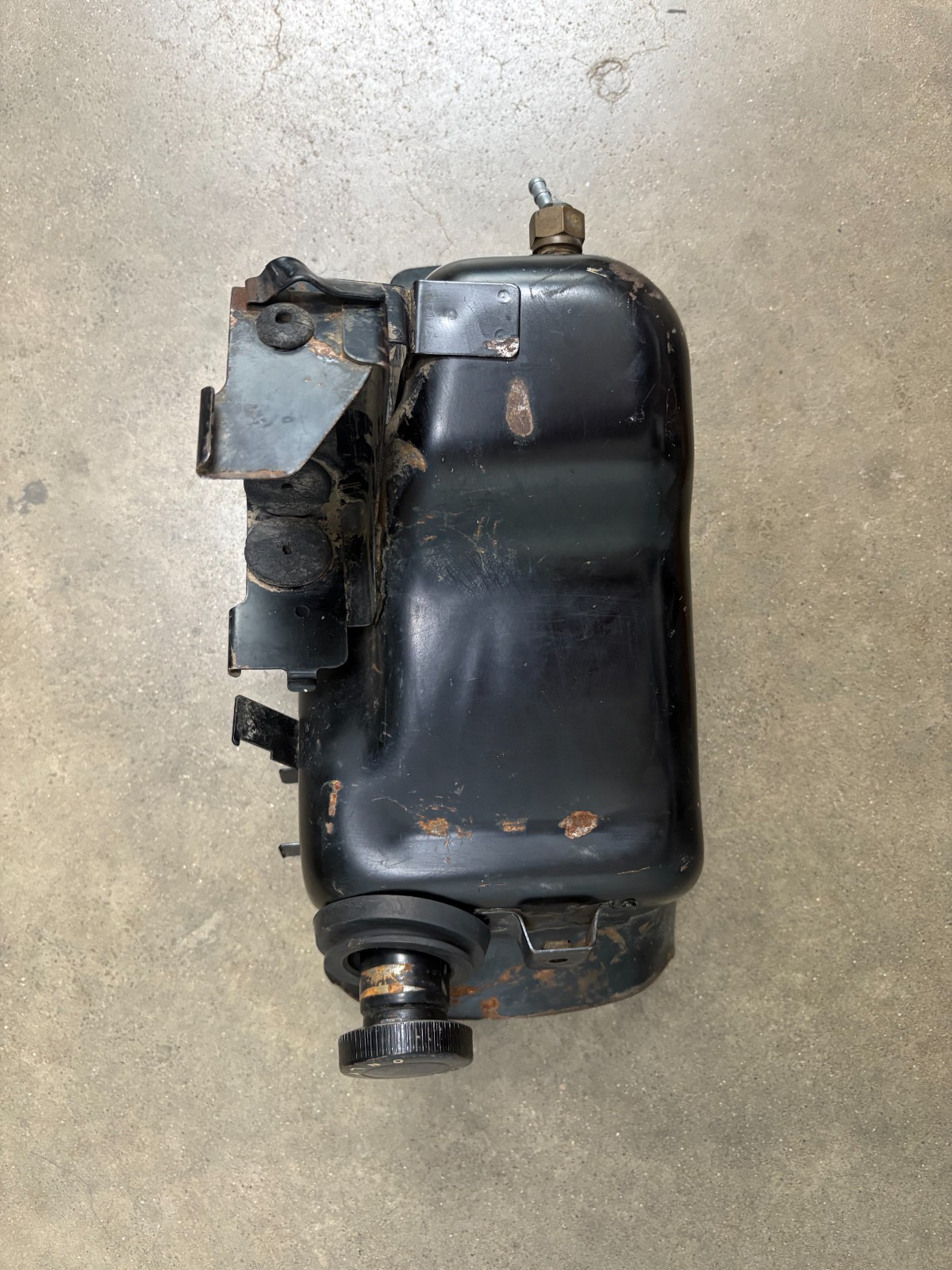 Used Honda Oil Tank with Oil Cap 1974-1976 MT125 55100-361-000 55110-361-310 U9