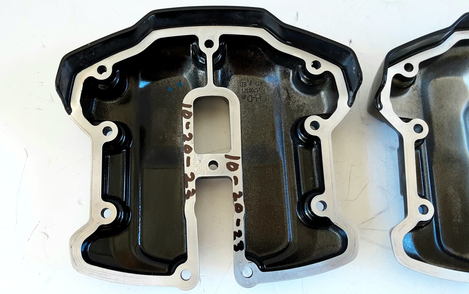 OEM Harley-Davidson 17-22 M8 Black Top Rocker Covers 25700371