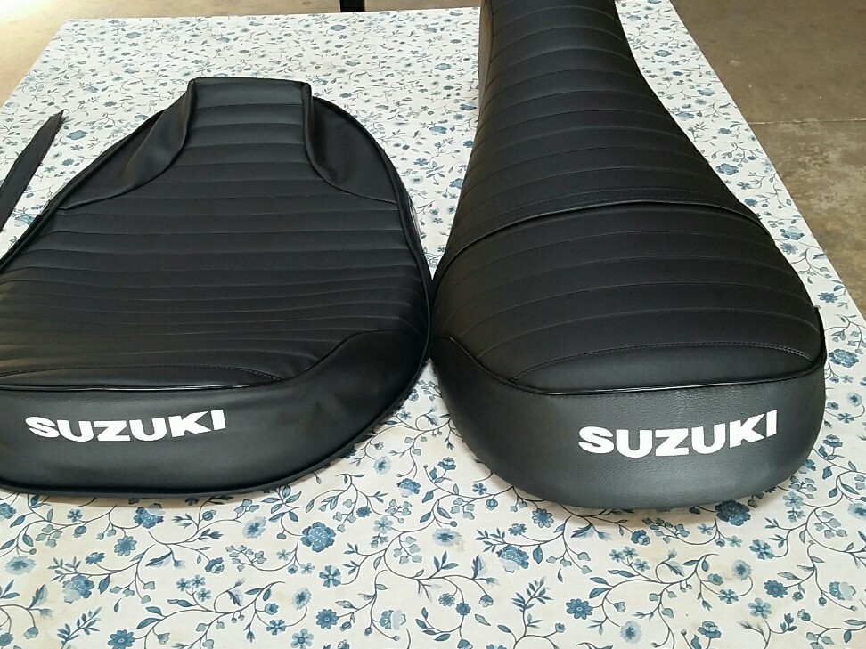 SUZUKI RV90 RV125 1972 TO 1977 SEAT COVER WITH STRAP WHITE LOGO (S25)