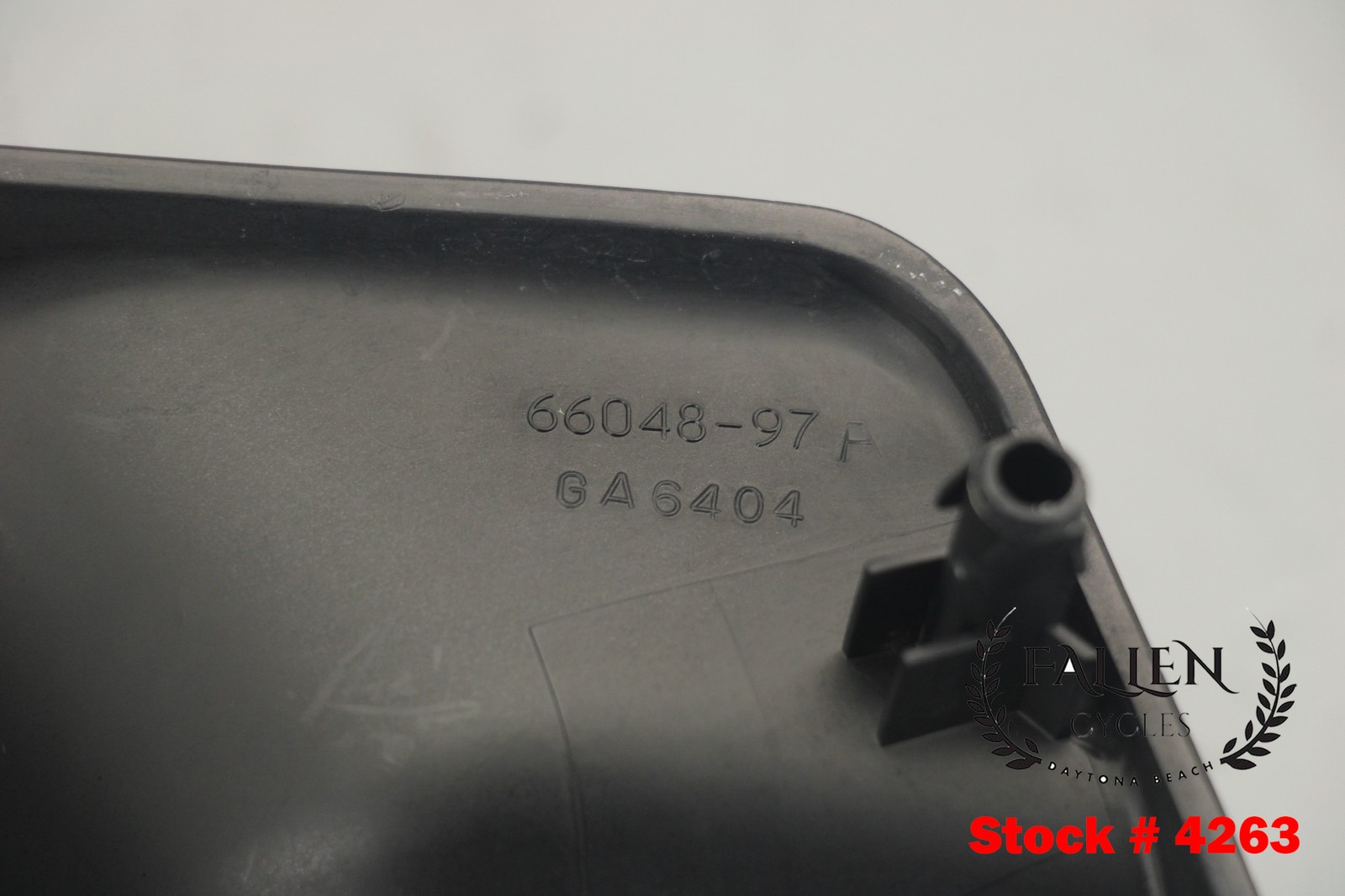 2006 Harley Street Glide RIGHT Side Frame Cover Panel BLACK CHERRY #4263