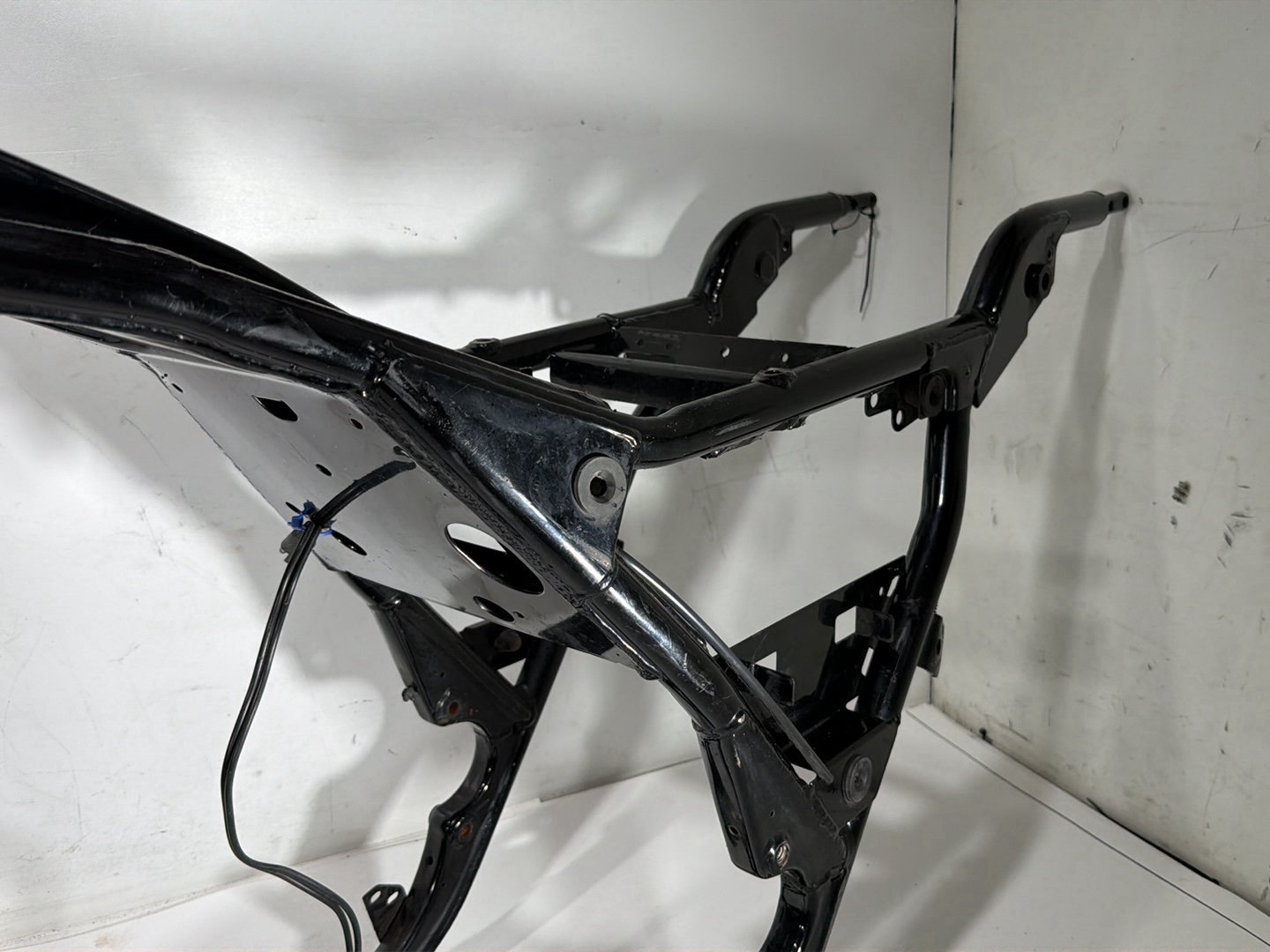2007 Harley Road King Touring FLHR OEM Body Main Frame Chassis SLVG