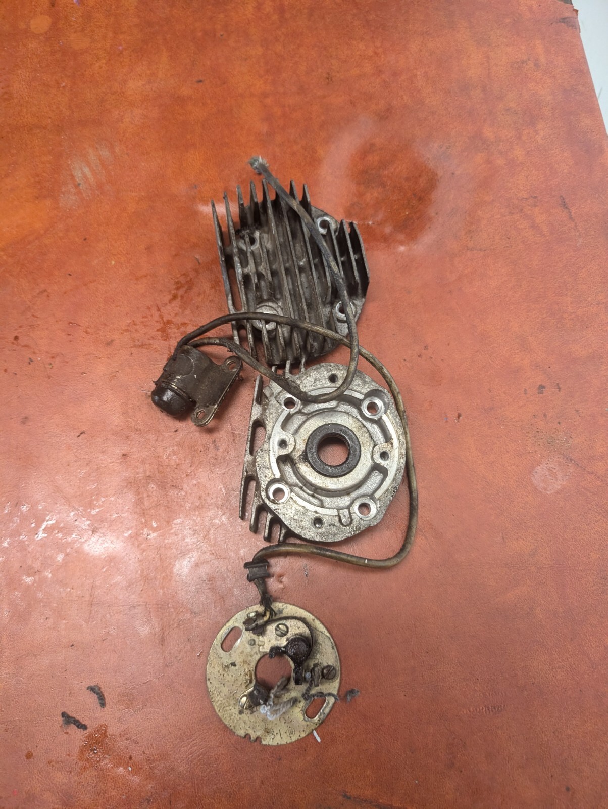 Vintage Used OEM Honda CA72 CA77 Points Plate Condensor Assembly 30200-259-044