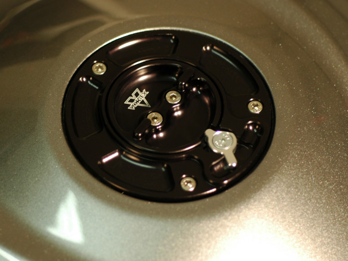 HONDA 2001-2006 CBR 600 F4i VORTEX RACING GAS CAP w/ LID AND BASE – KEYLESS