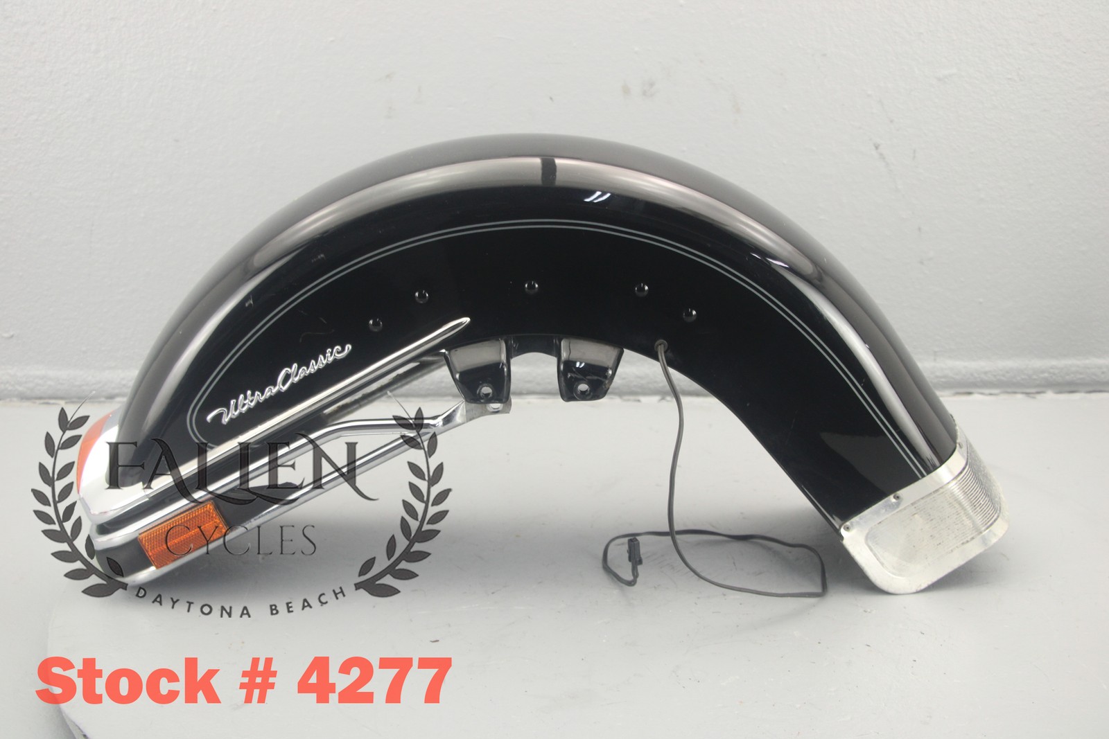 2008 Harley Electra Glide Front Fender Assembly VIVID BLACK SILVER STRIPES #4277