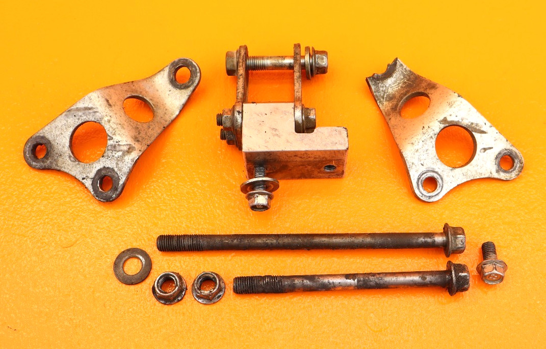 2004 – 2013 Yamaha Yfz450 Engine Motor Mount Bracket Stay Mount Bolt Nut