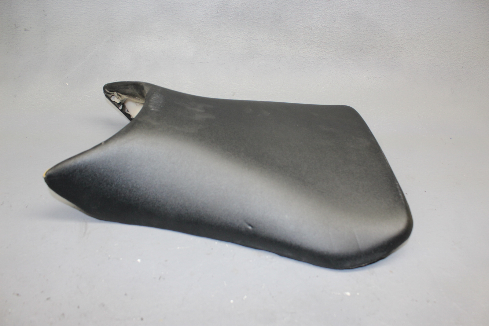 03-09 YAMAHA YZF R1 FRONT DRIVERS SEAT PAD SADDLE PILLION