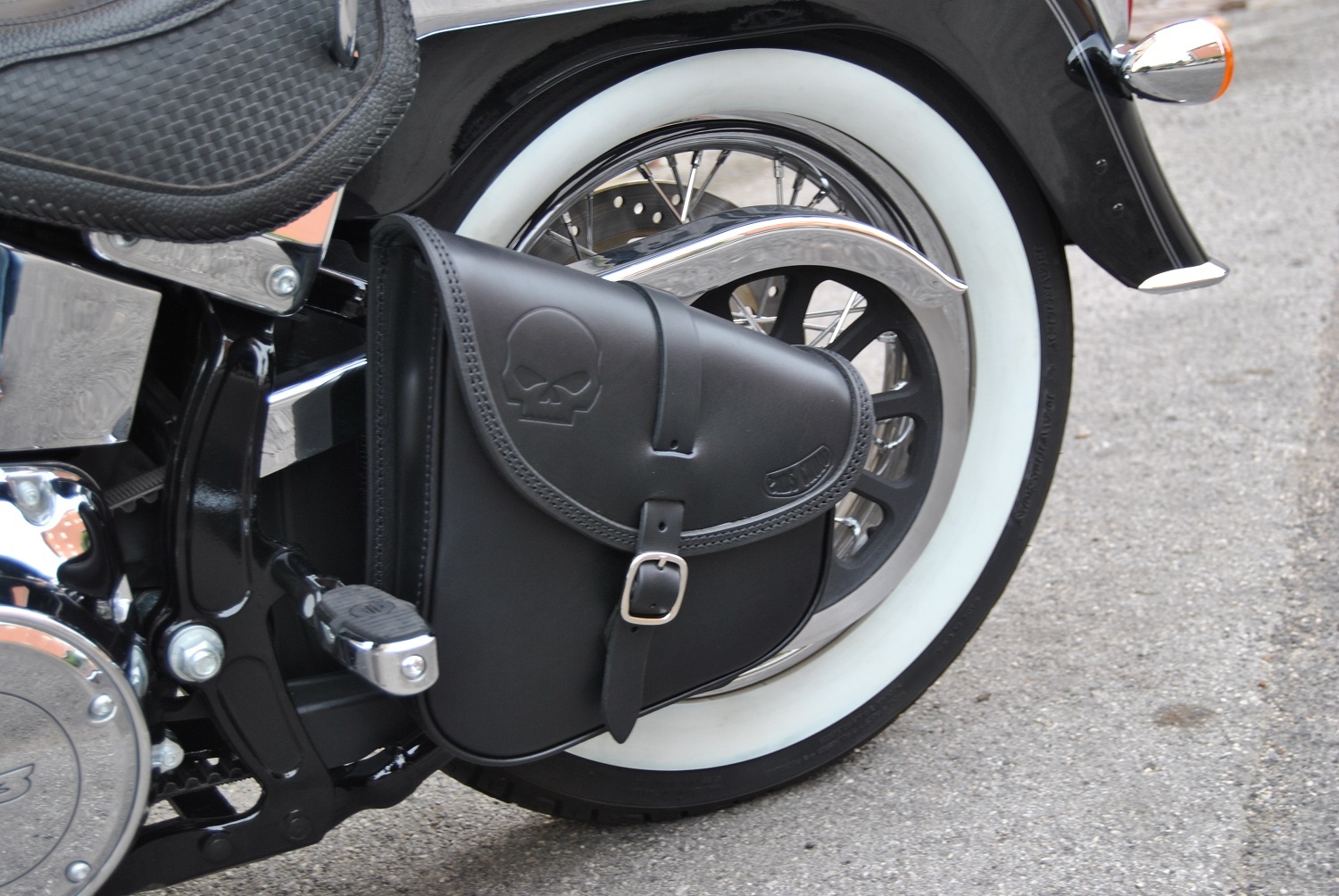 SADDLE BAG FOR HARLEY DAVIDSON SOFTAIL AND RIGID FRAME ITALIAN LEATHER&STYLE