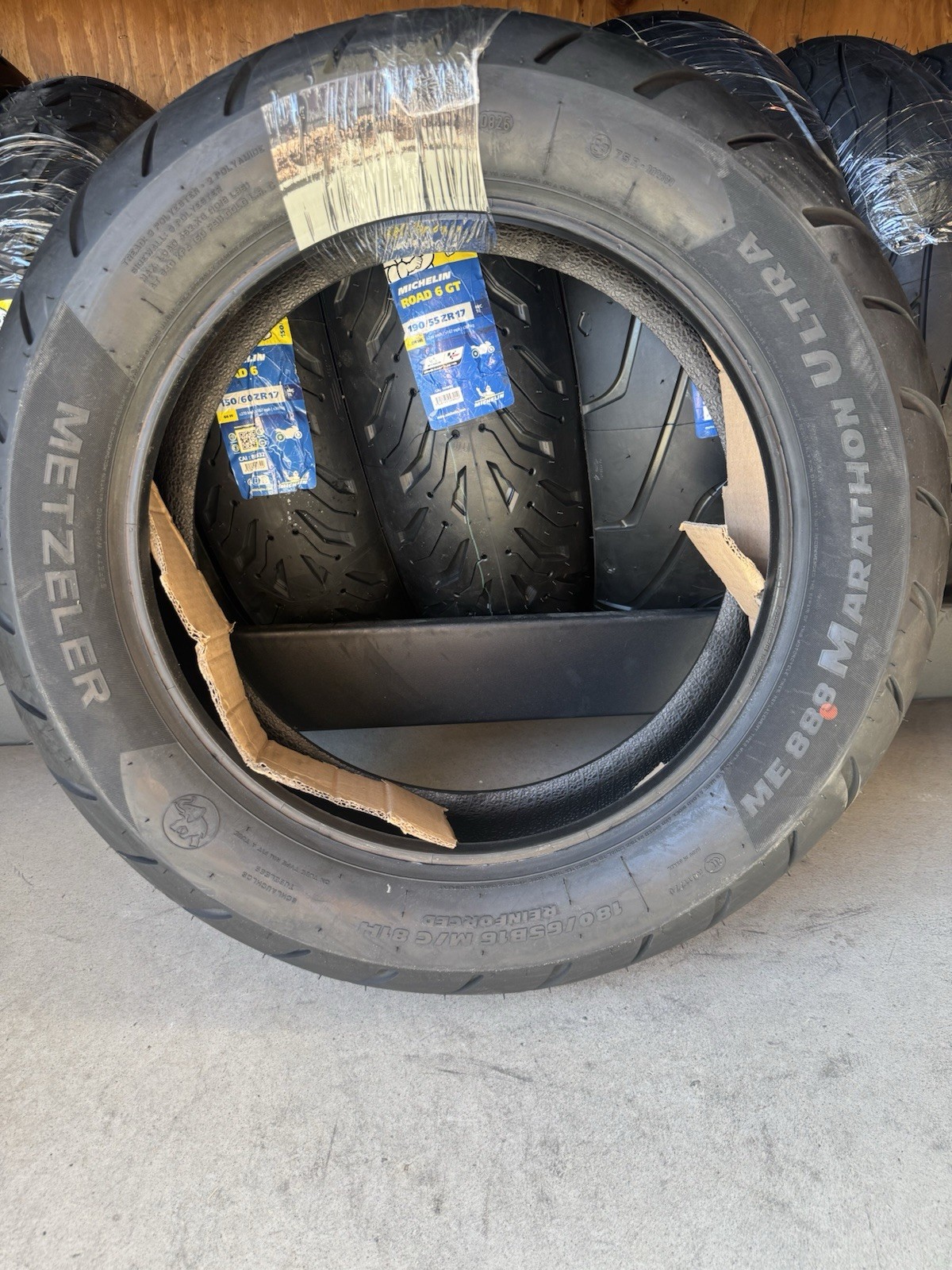 Metzeler ME888 Marathon Ultra Rear Motorcycle Tire 180/65B-16 (81H) Black Wall