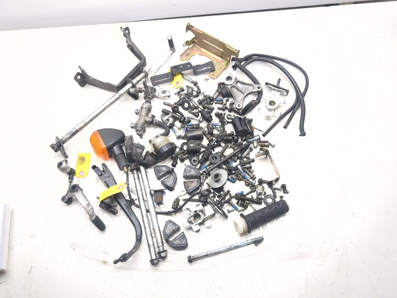 98-06 Suzuki Katana GSX 600 750 Assorted Hardware Brackets Small Parts