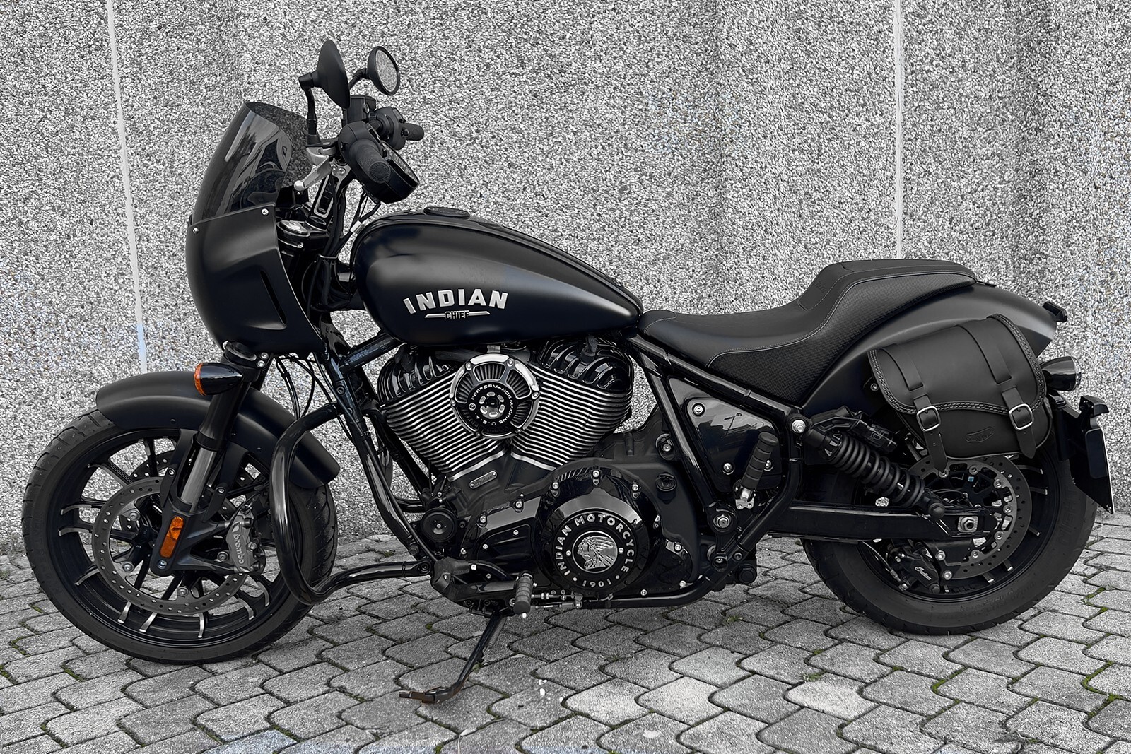 LEATHER SADDLE BAG LEFT SIDE FOR 2023 – 2024 INDIAN SPORT CHIEF ENDSCUOIO