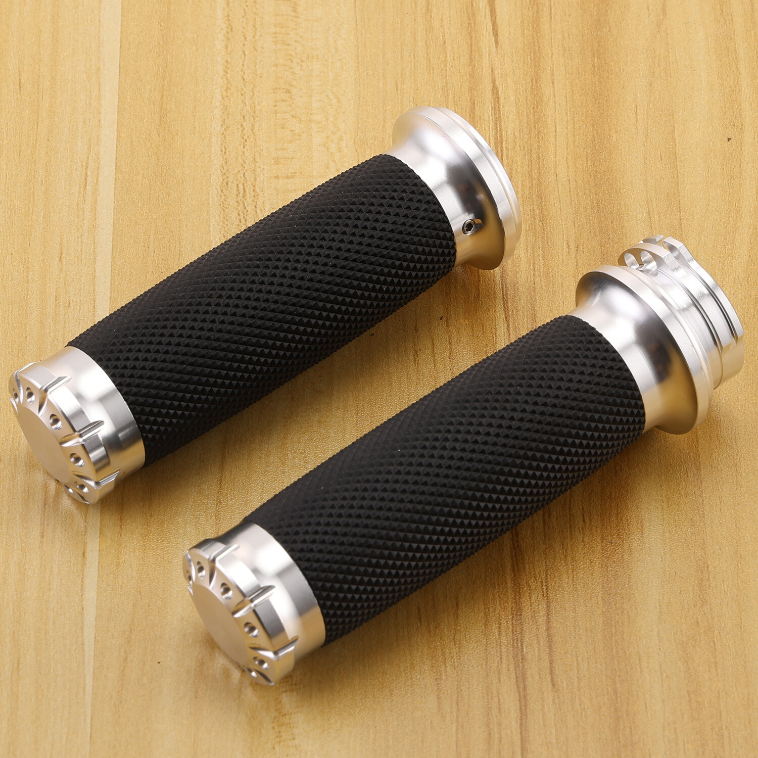 Universal 1” Handlebar End Hand Grips Univresal for Harley Yamaha Suzuki Honda