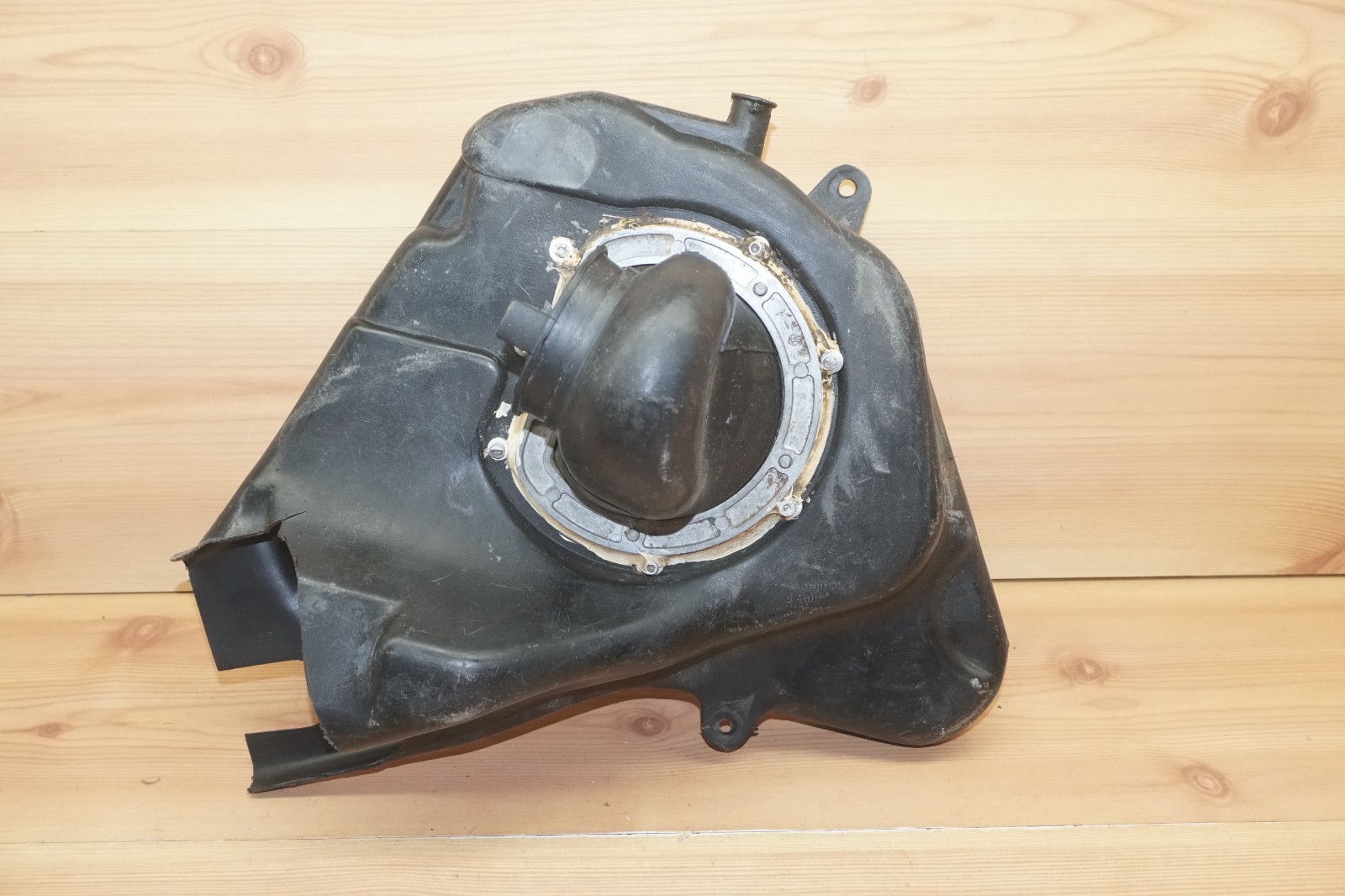 1985 Kawasaki KX250 KX 250 KX500 Airbox Air Box Cleaner Housing Case 11011-1180