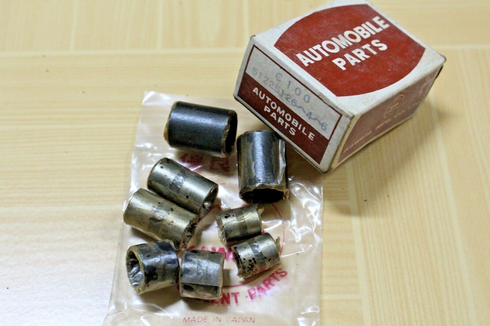 Honda C100 C102 C105 CA100 CA102 C110 C200 CM90 CM91 Front Arm Bush Set NOS