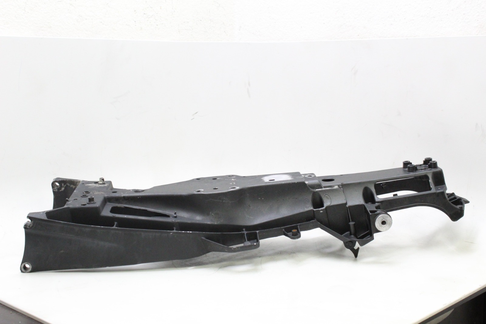 04-06 YAMAHA YZF R1 OEM REAR SUBFRAME BACK SUB FRAME